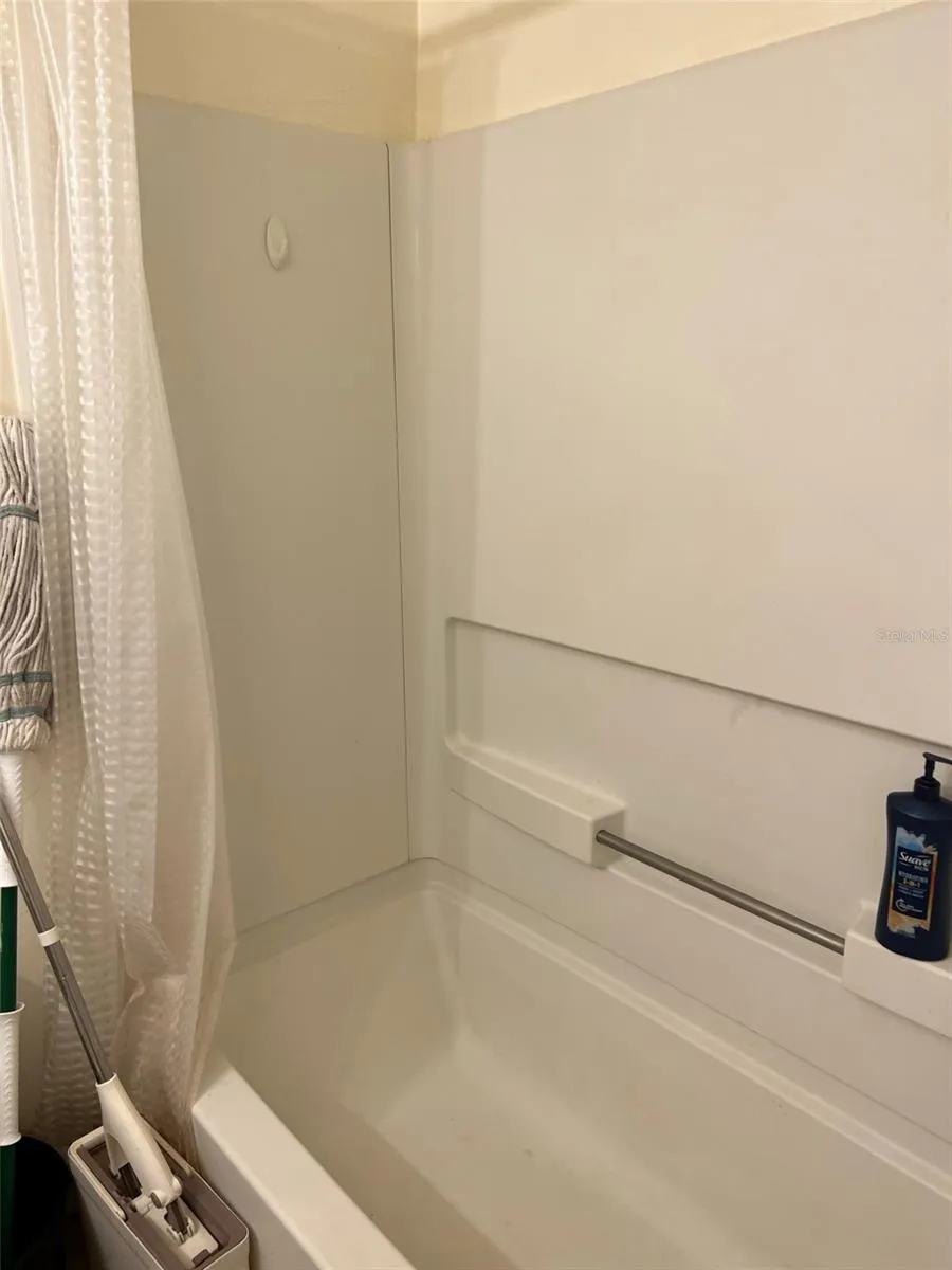 3800 SW 20TH AVENUE #306 Gainesville, FL 32607