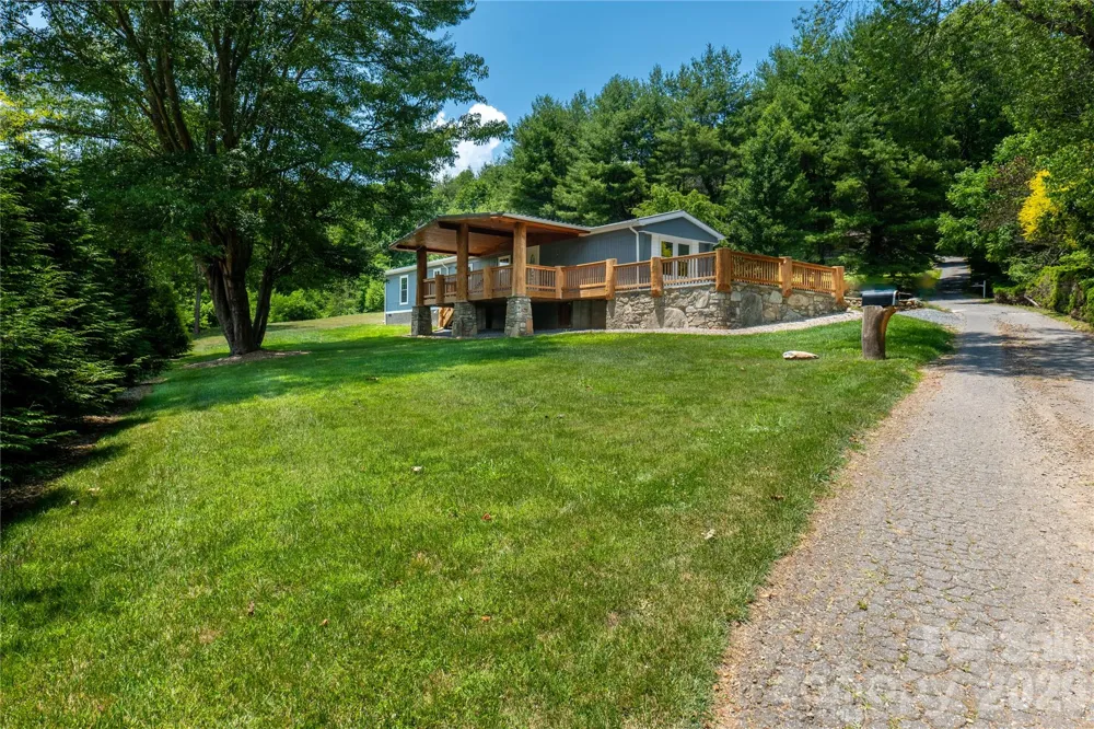 203 Justice Drive Clyde, NC 28721