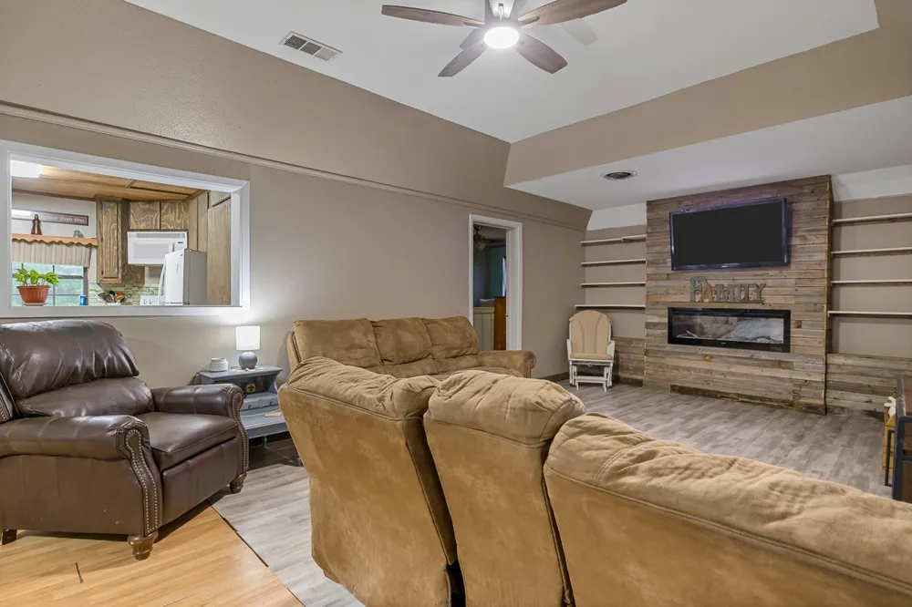 1710 COUNTY ROAD 2928 Hughes Springs, TX 75656