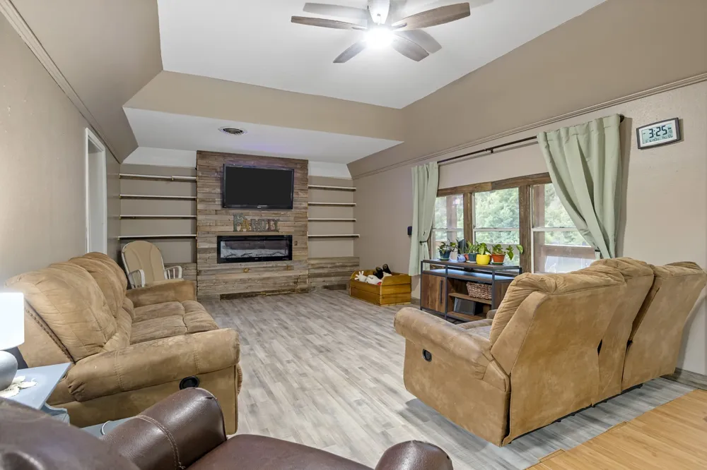 1710 COUNTY ROAD 2928 Hughes Springs, TX 75656