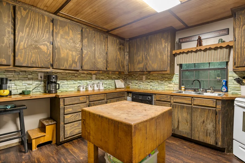 1710 COUNTY ROAD 2928 Hughes Springs, TX 75656