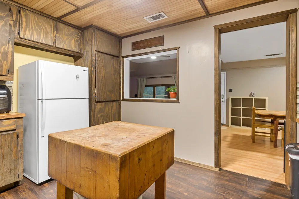 1710 COUNTY ROAD 2928 Hughes Springs, TX 75656