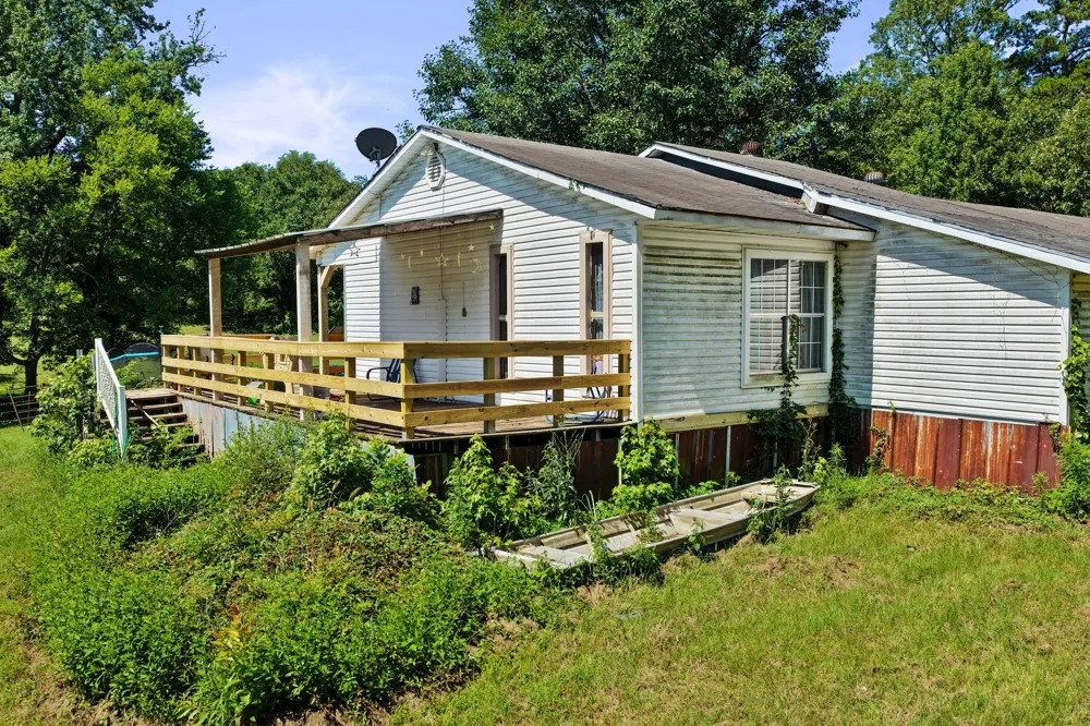 1710 COUNTY ROAD 2928 Hughes Springs, TX 75656