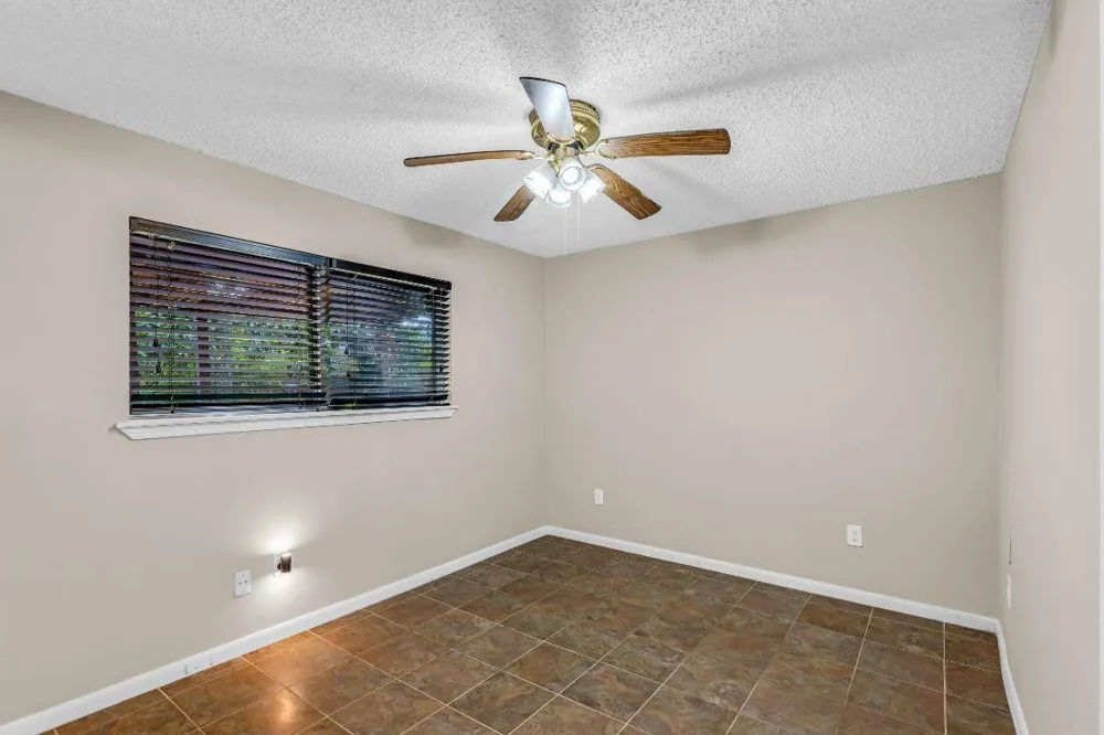 1728 Dolphin Drive Seabrook, TX 77586