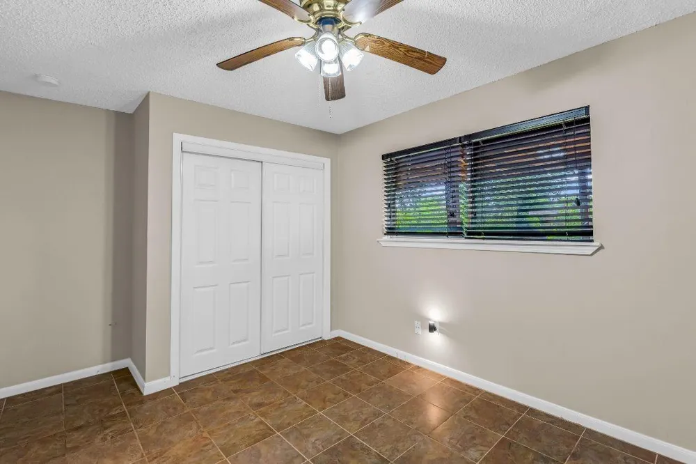 1728 Dolphin Drive Seabrook, TX 77586
