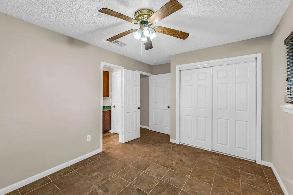1728 Dolphin Drive Seabrook, TX 77586
