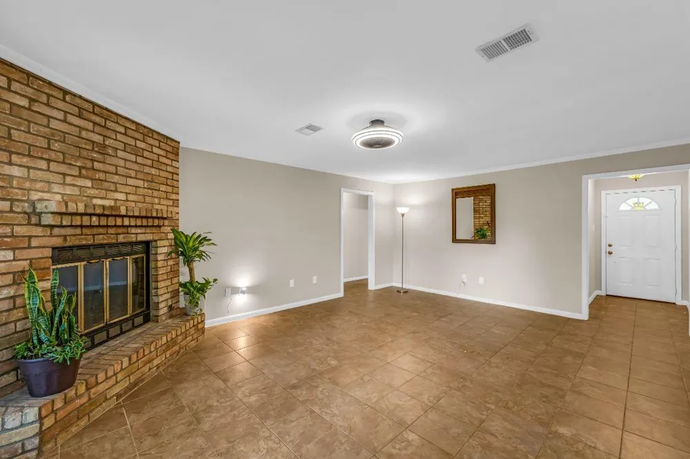 1728 Dolphin Drive Seabrook, TX 77586