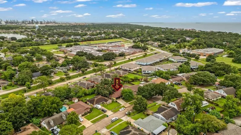 1728 Dolphin Drive Seabrook, TX 77586