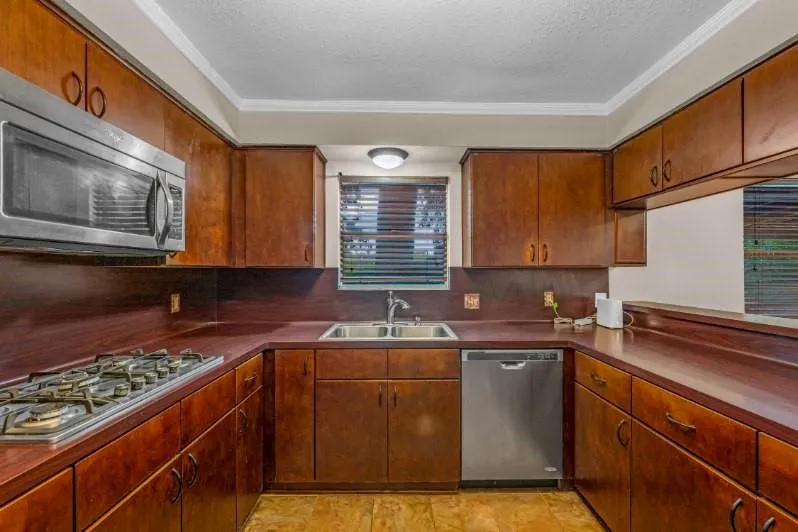 1728 Dolphin Drive Seabrook, TX 77586