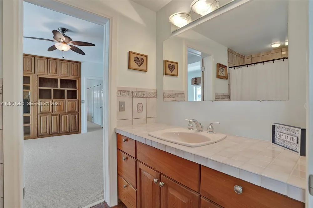 107 Valencia Dr Islamorada, FL 33036