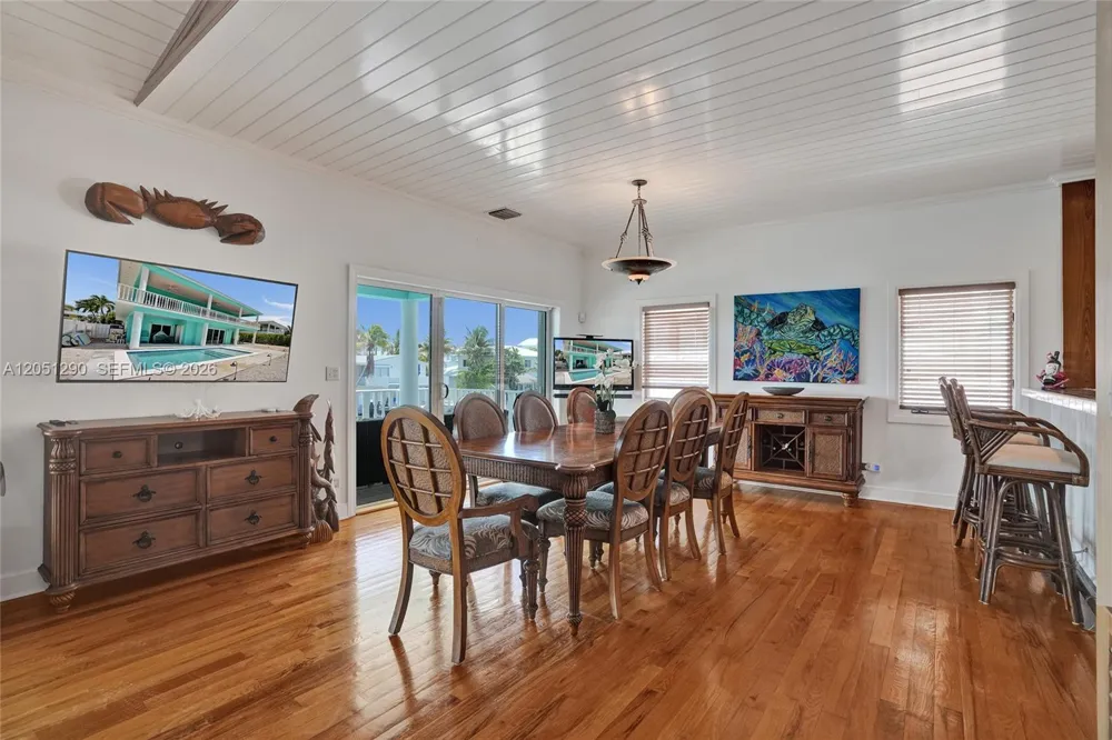 107 Valencia Dr Islamorada, FL 33036