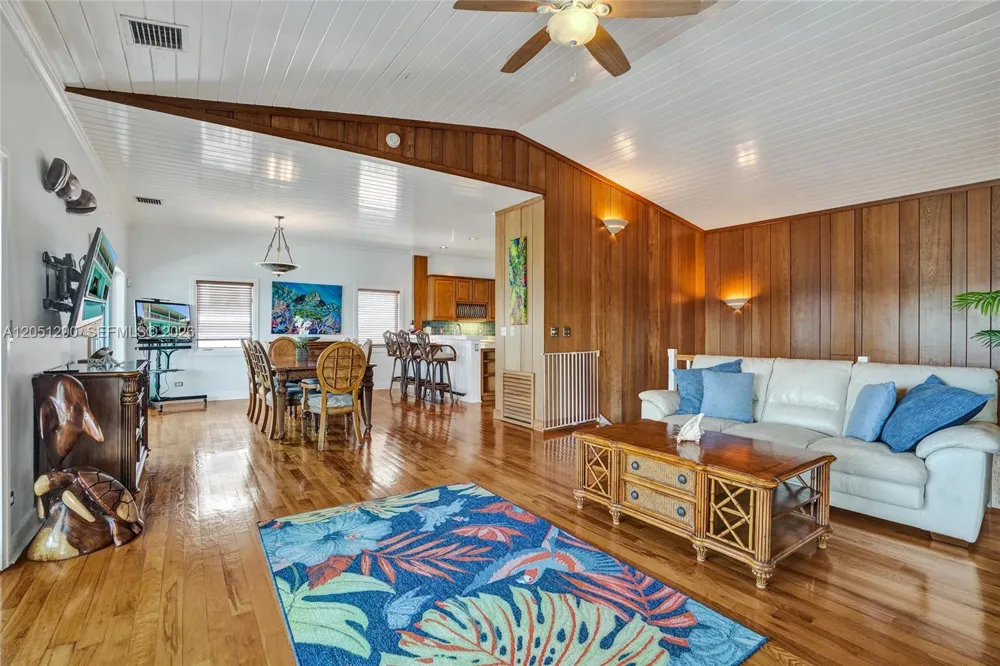 107 Valencia Dr Islamorada, FL 33036