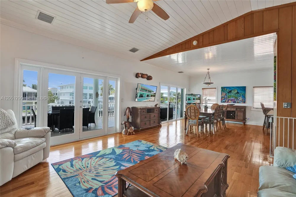 107 Valencia Dr Islamorada, FL 33036