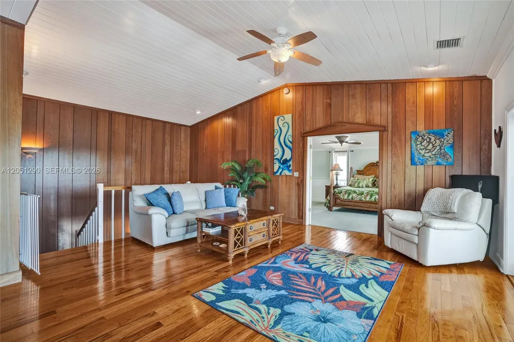 107 Valencia Dr Islamorada, FL 33036