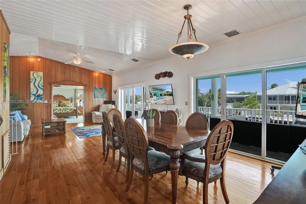 107 Valencia Dr Islamorada, FL 33036