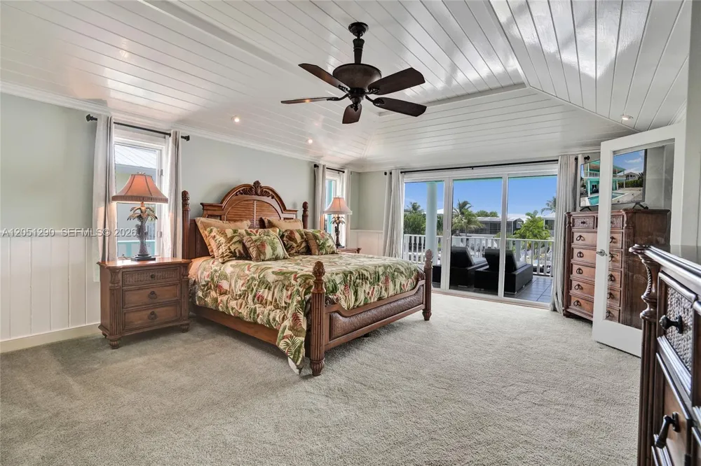 107 Valencia Dr Islamorada, FL 33036