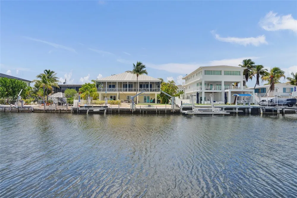 107 Valencia Dr Islamorada, FL 33036