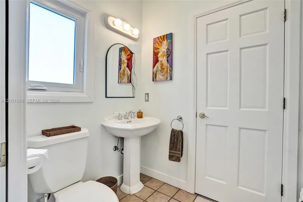 107 Valencia Dr Islamorada, FL 33036