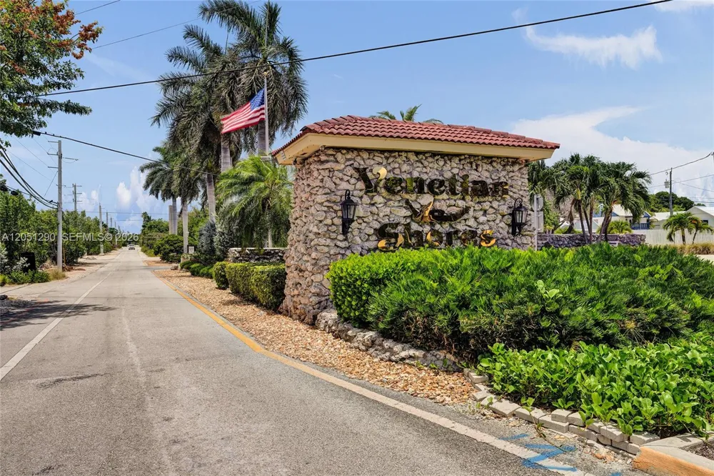 107 Valencia Dr Islamorada, FL 33036