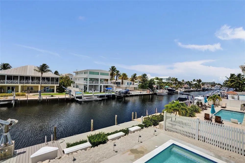 107 Valencia Dr Islamorada, FL 33036
