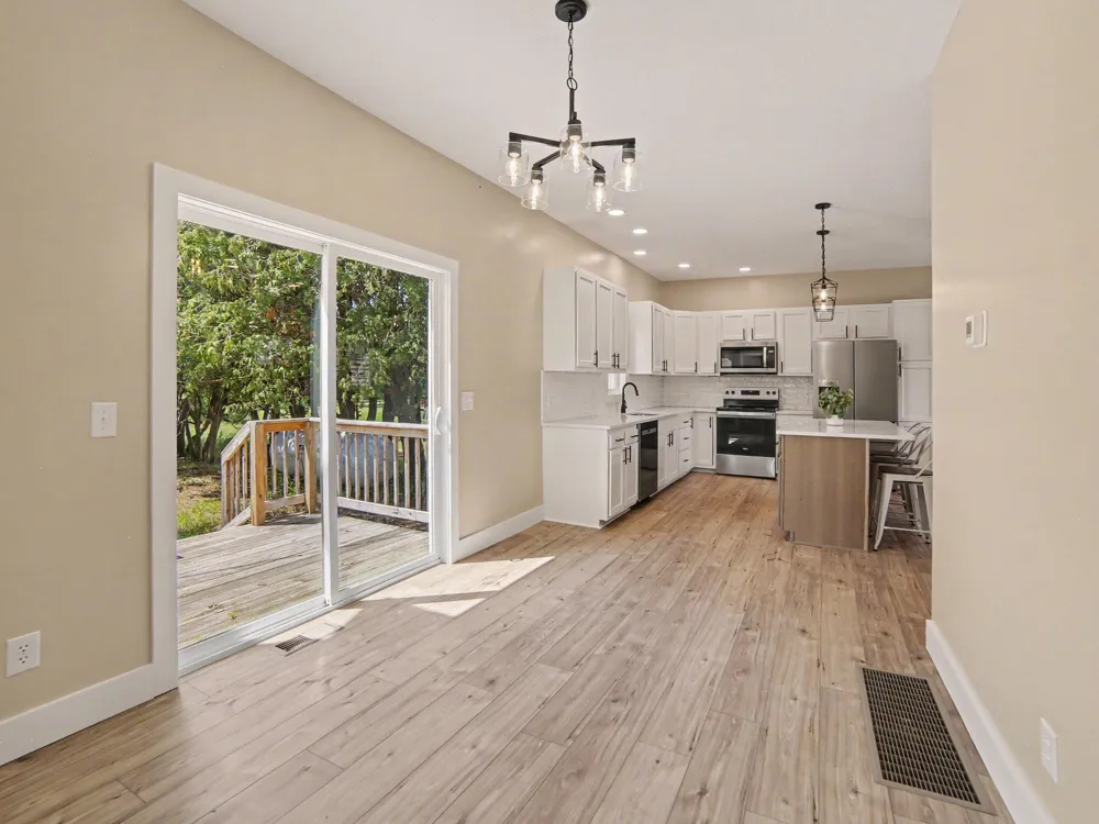 910 W Bradshaw Road Scottville, MI 49454