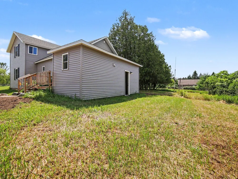910 W Bradshaw Road Scottville, MI 49454