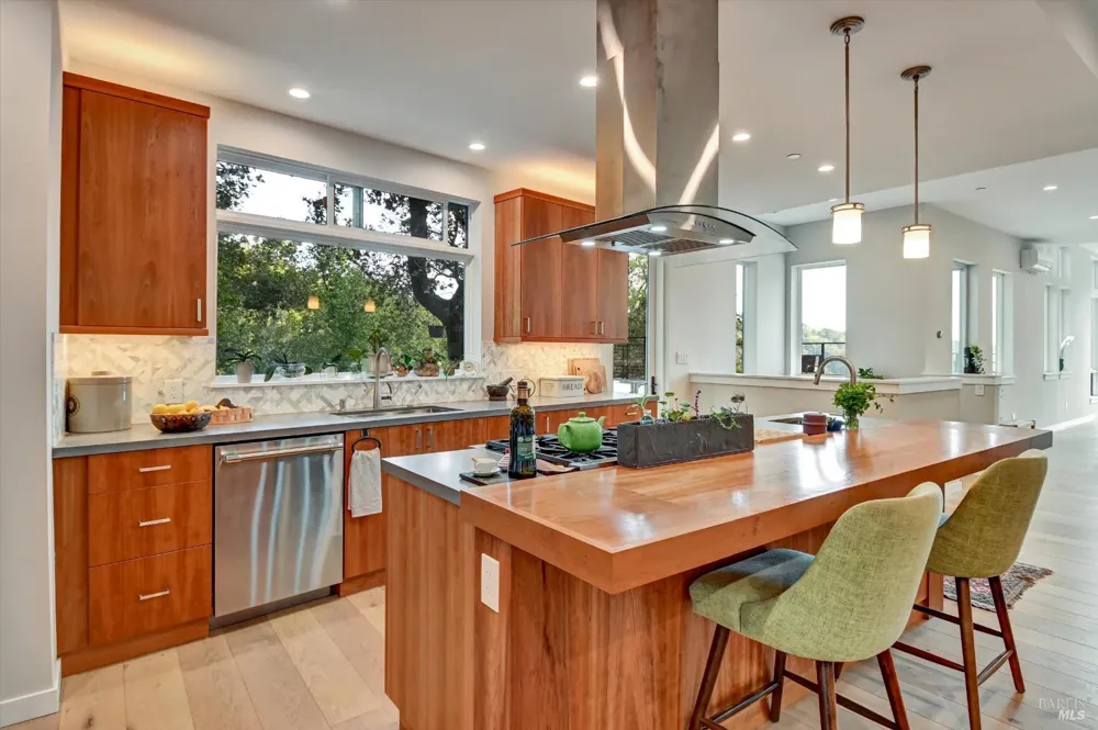 615 Oak Manor Drive Fairfax, CA 94930