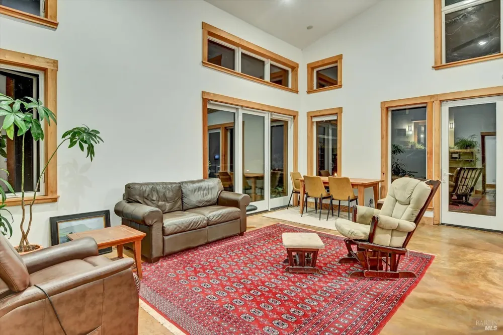 615 Oak Manor Drive Fairfax, CA 94930