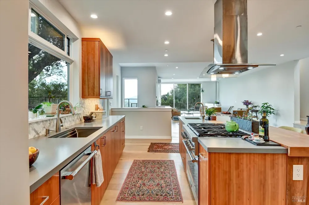 615 Oak Manor Drive Fairfax, CA 94930