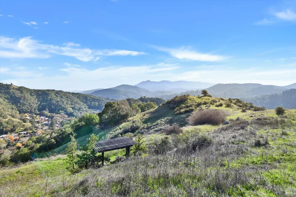615 Oak Manor Drive Fairfax, CA 94930