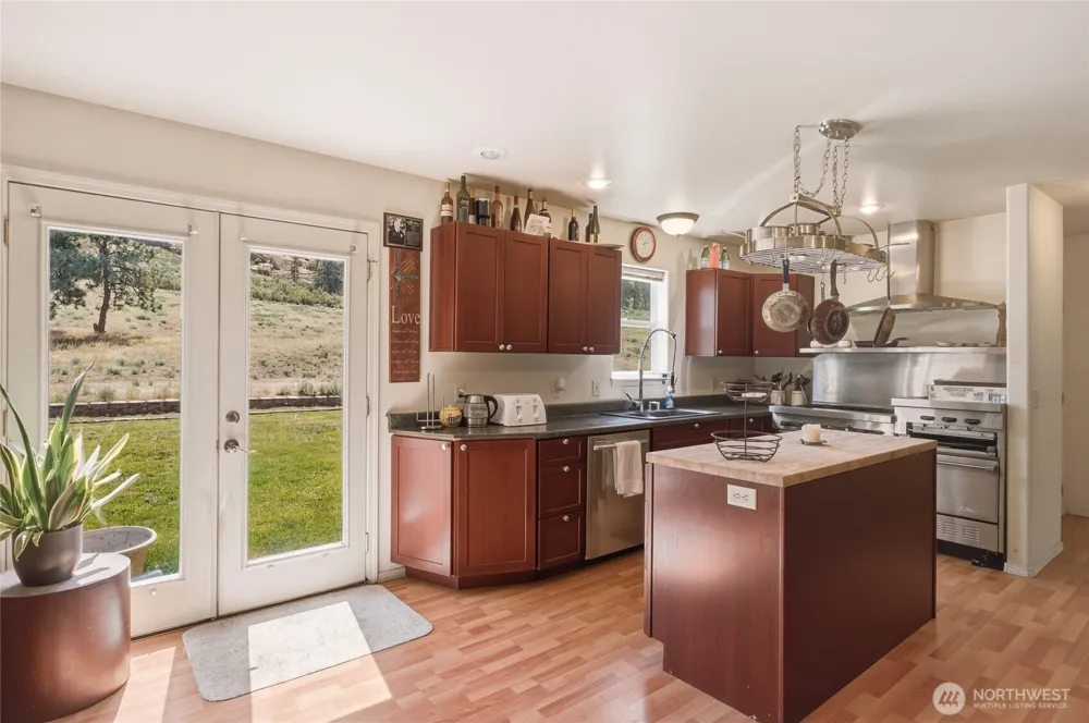 44 Crumbacher Road Tonasket, WA 98855