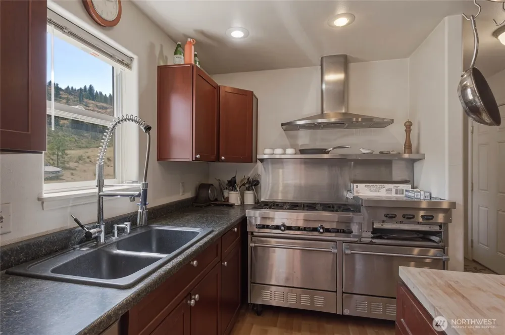 44 Crumbacher Road Tonasket, WA 98855