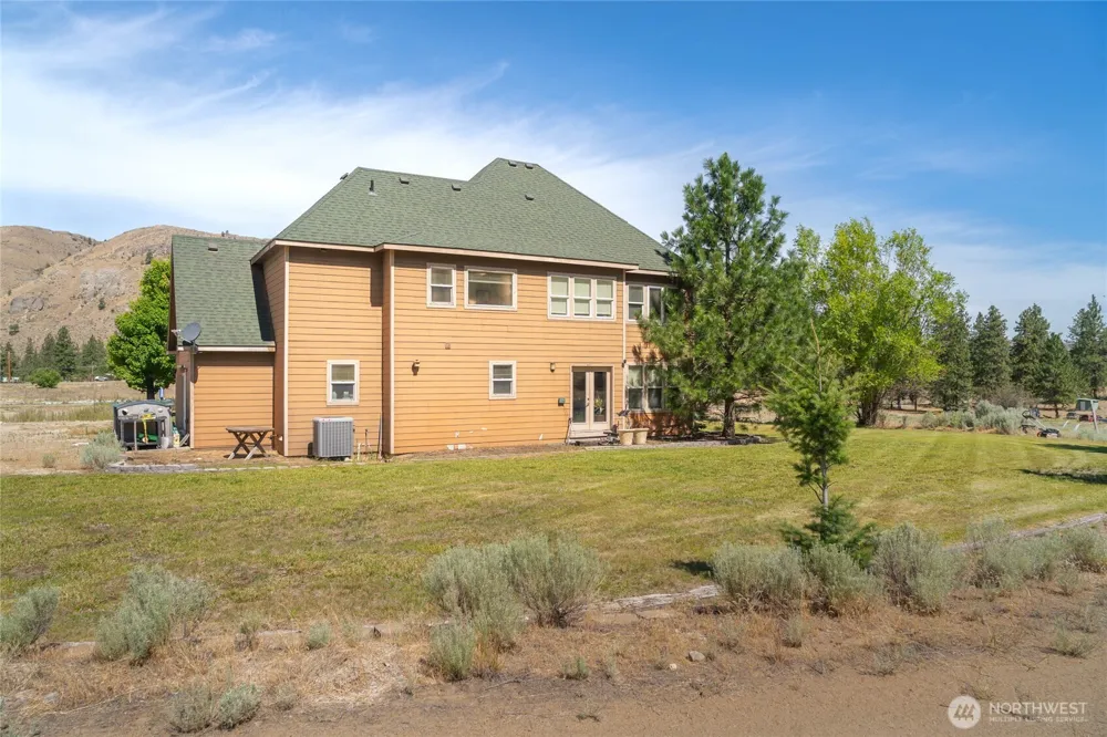 44 Crumbacher Road Tonasket, WA 98855