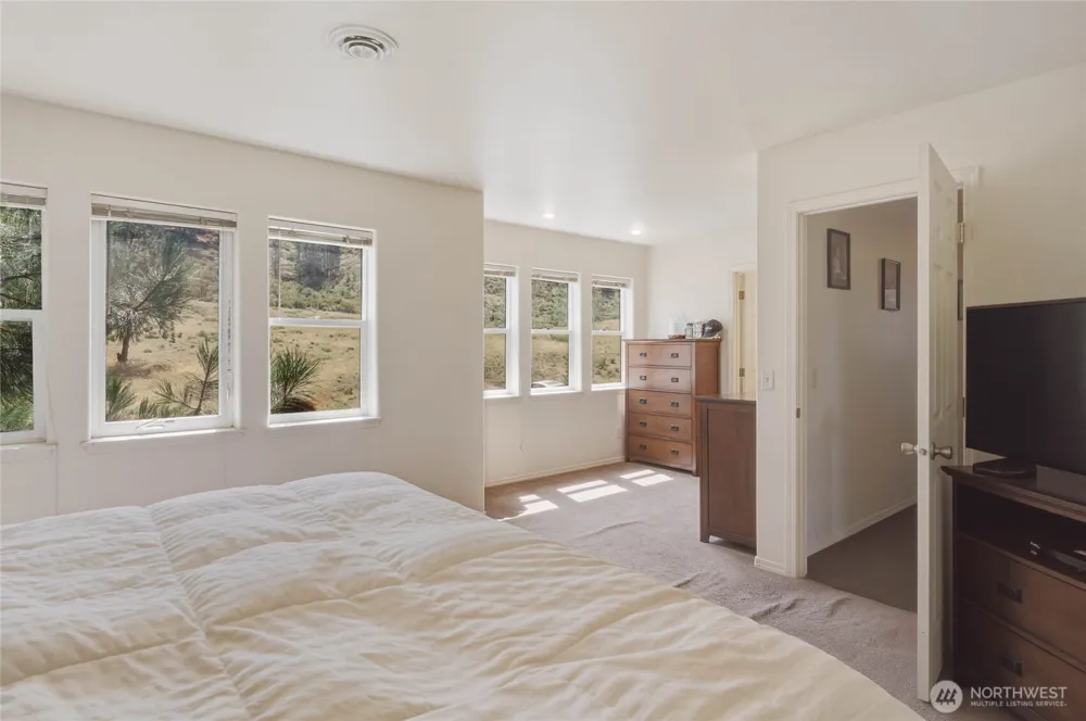 44 Crumbacher Road Tonasket, WA 98855