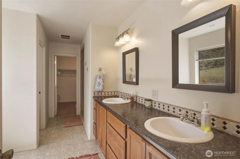 44 Crumbacher Road Tonasket, WA 98855