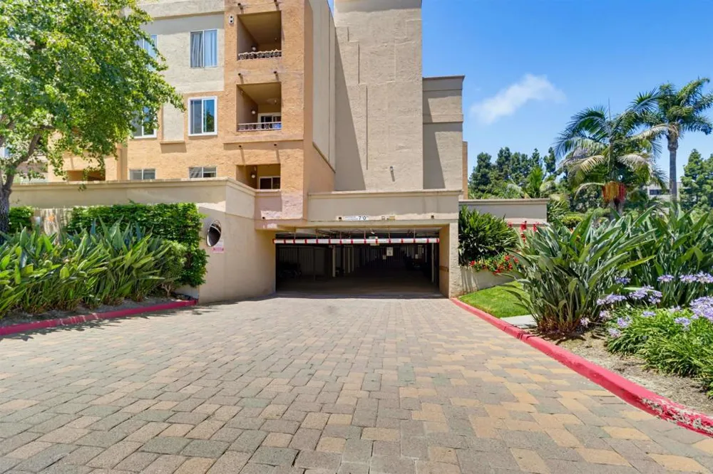 8889 Caminito Plaza Centro #7319 San Diego, CA 92122