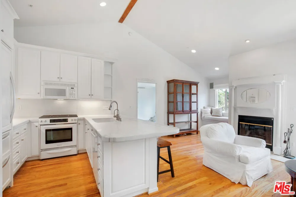 3855 Rambla Pacifico #D Malibu, CA 90265