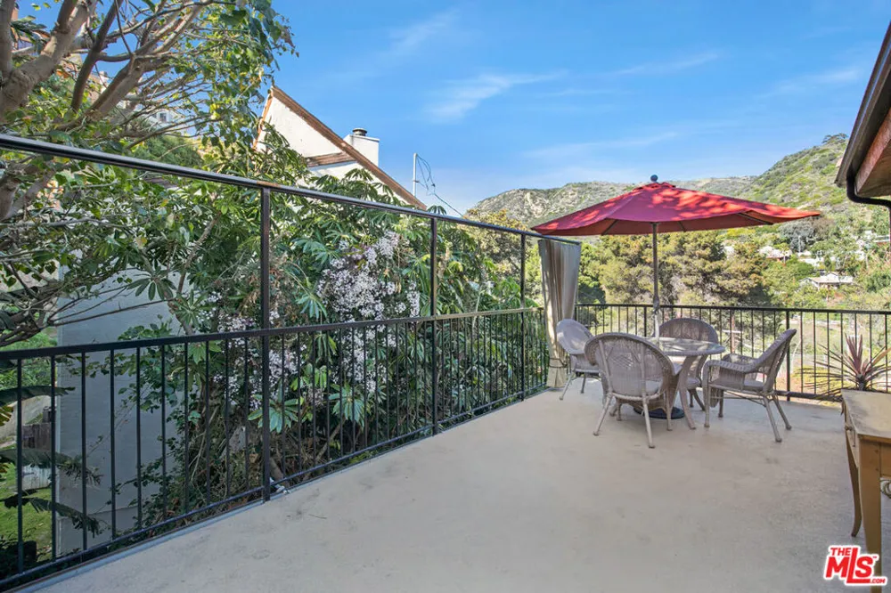 3855 Rambla Pacifico #D Malibu, CA 90265