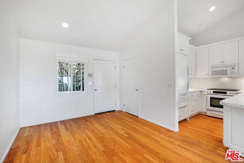 3855 Rambla Pacifico #D Malibu, CA 90265