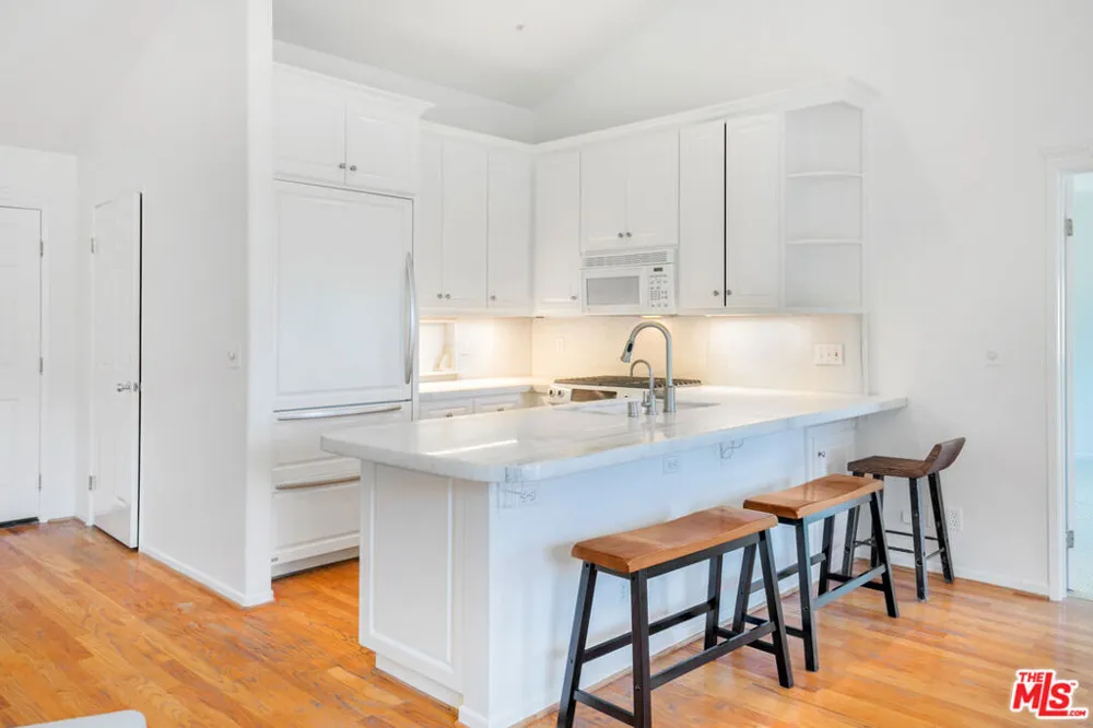3855 Rambla Pacifico #D Malibu, CA 90265