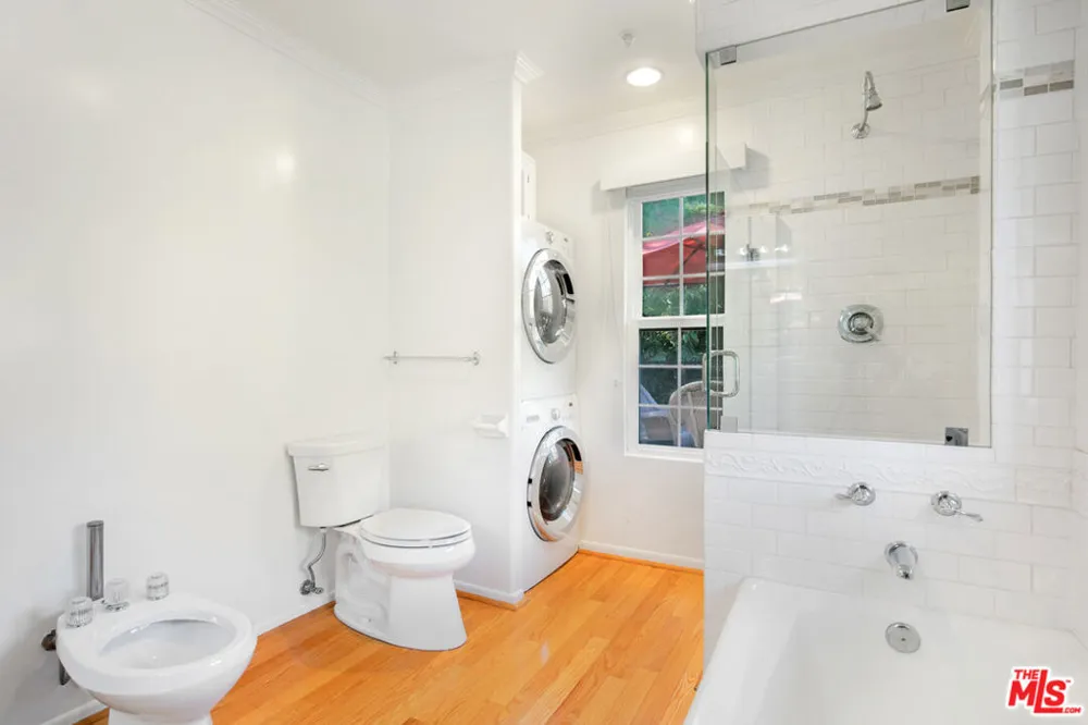 3855 Rambla Pacifico #D Malibu, CA 90265