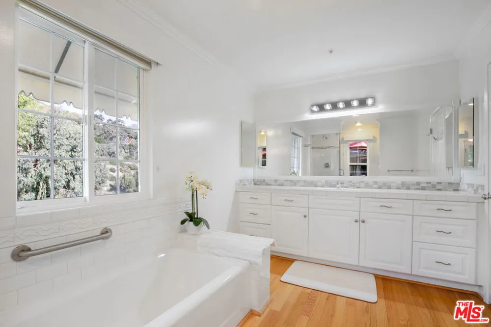3855 Rambla Pacifico #D Malibu, CA 90265