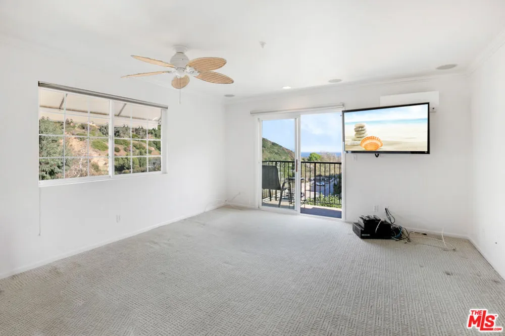 3855 Rambla Pacifico #D Malibu, CA 90265