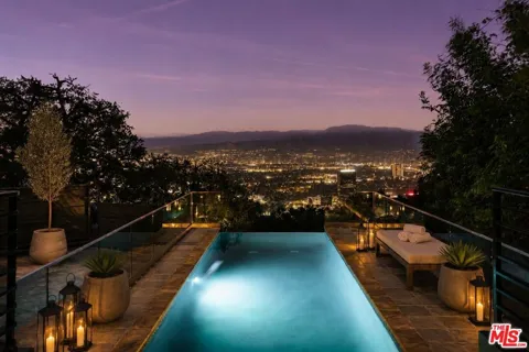 7825 Torreyson Drive