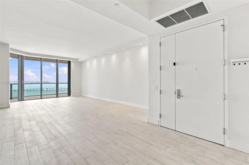 1300 Brickell Bay Dr #3804 Miami, FL 33131