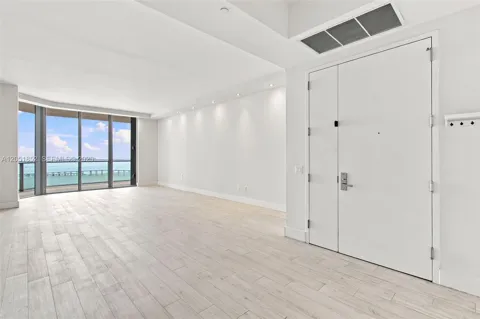 1300 Brickell Bay Dr #3804