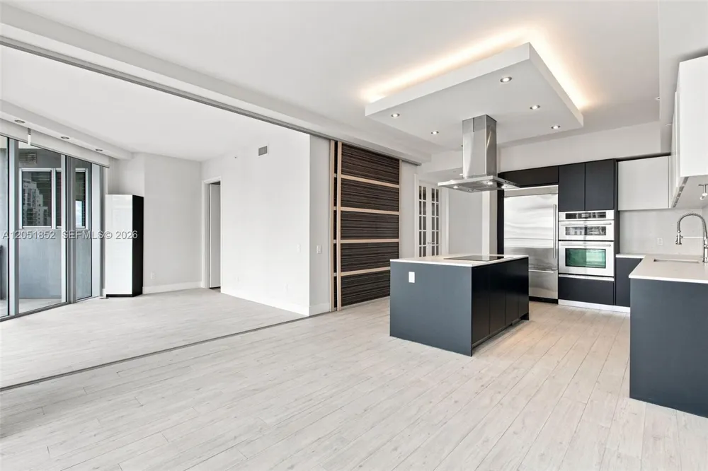 1300 Brickell Bay Dr #3804 Miami, FL 33131