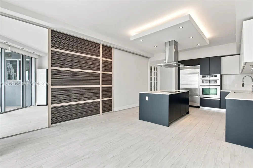 1300 Brickell Bay Dr #3804 Miami, FL 33131