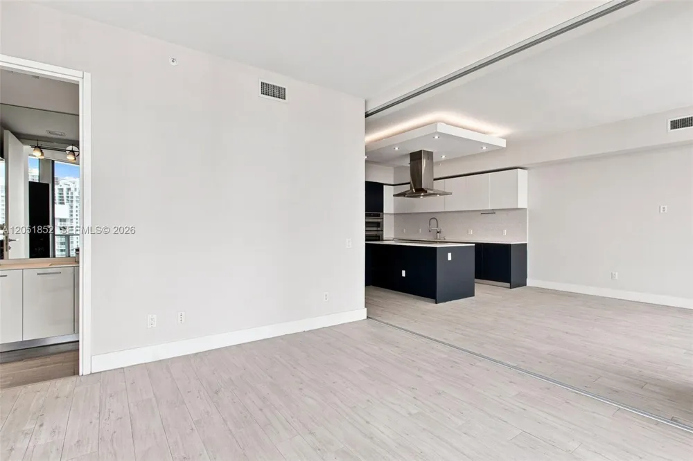 1300 Brickell Bay Dr #3804 Miami, FL 33131