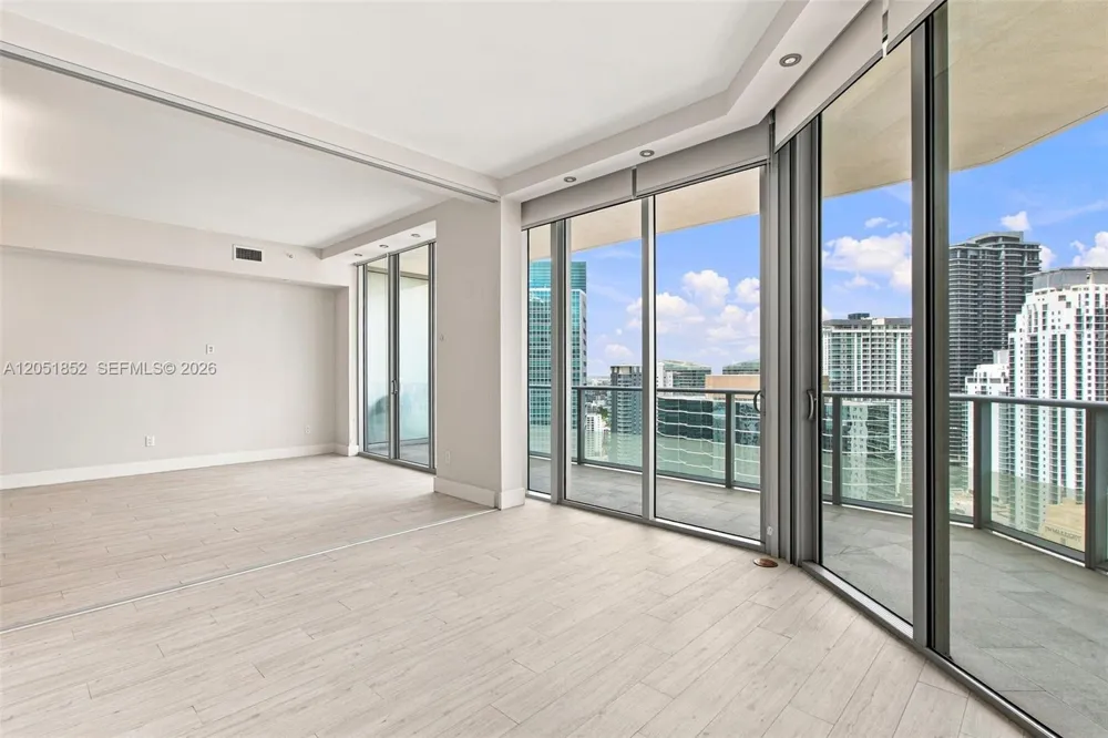 1300 Brickell Bay Dr #3804 Miami, FL 33131